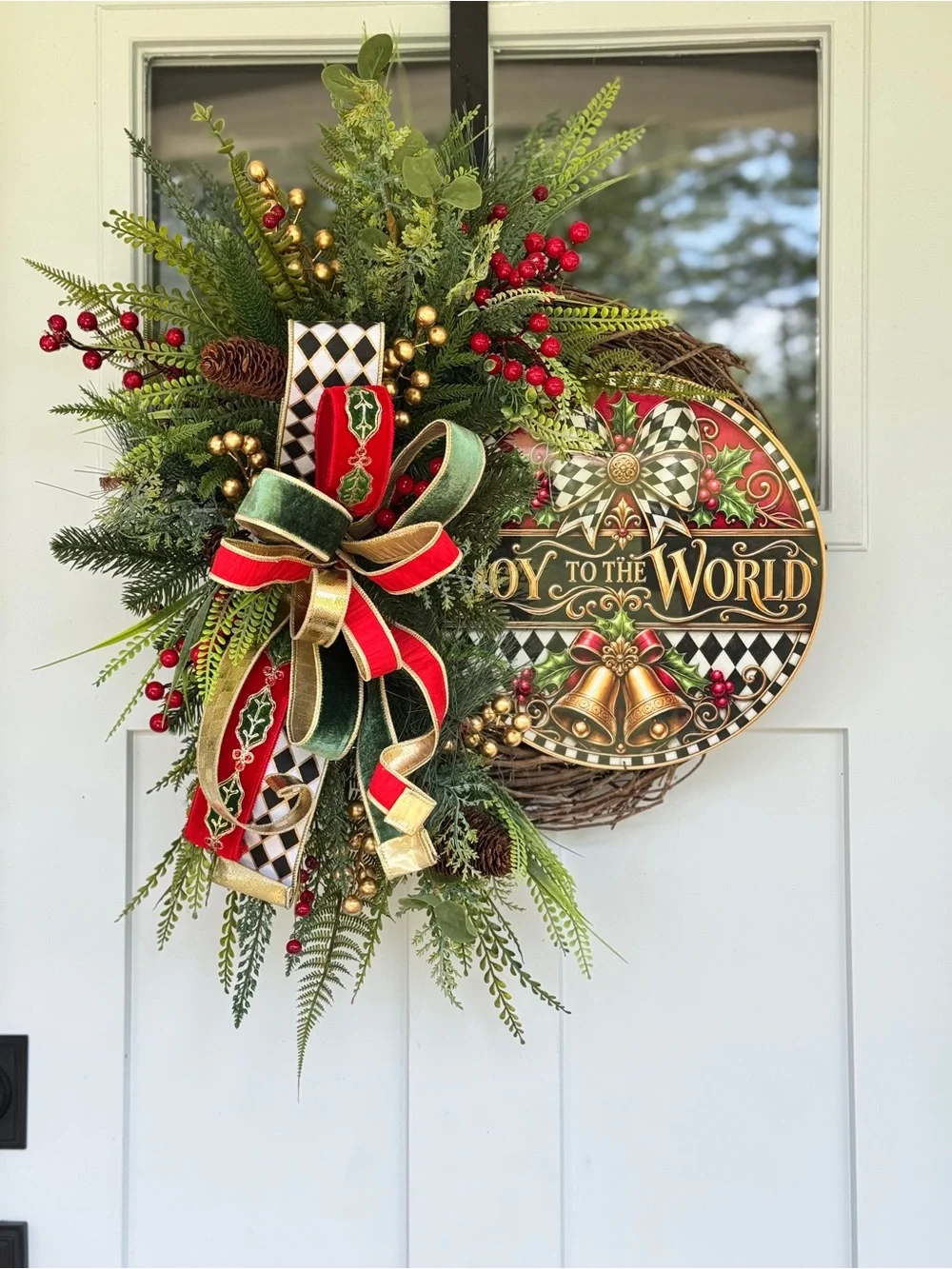 Harlequin Joy to the World Wreath
